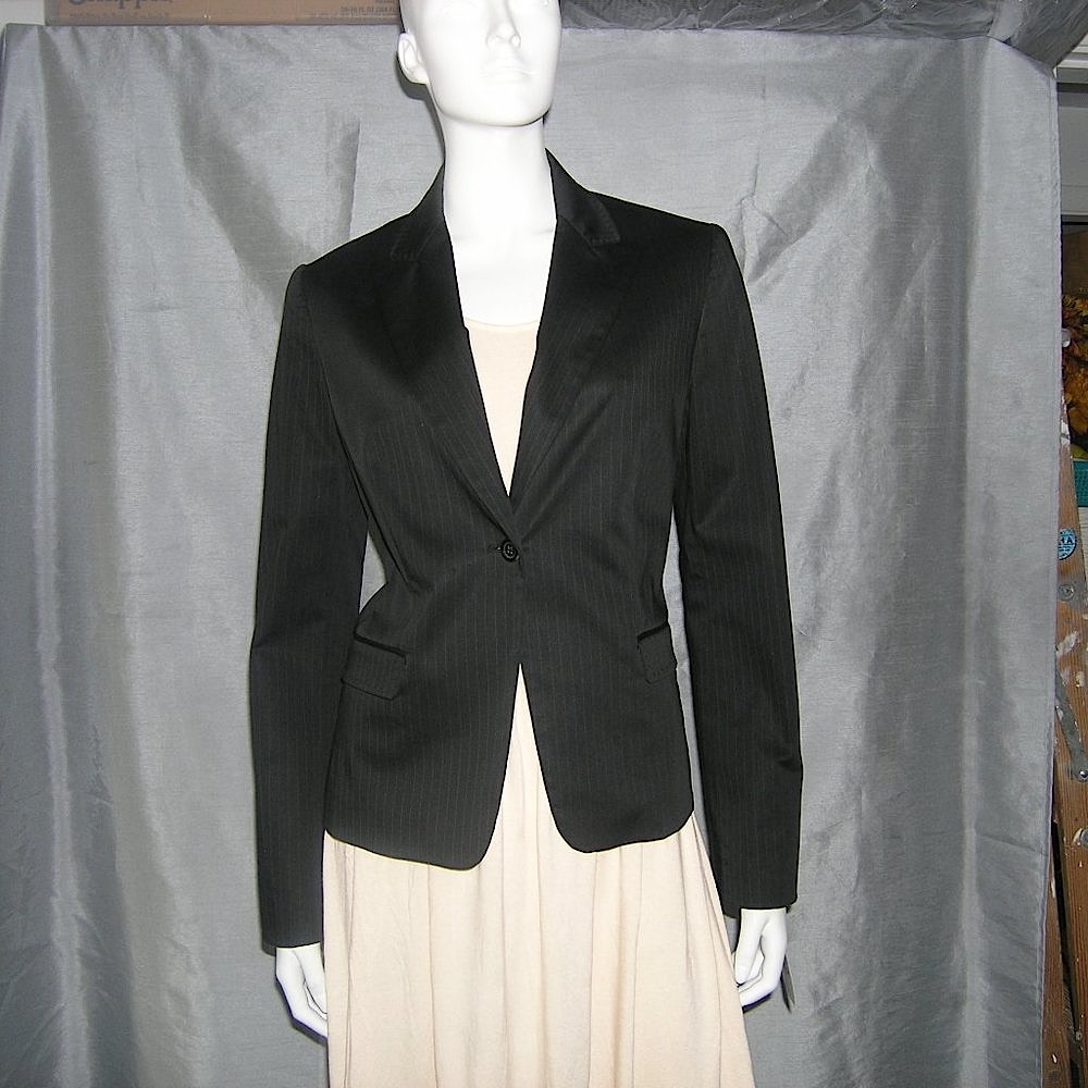ELIE TAHARI | Pinstripe Classic 1 button Blazer